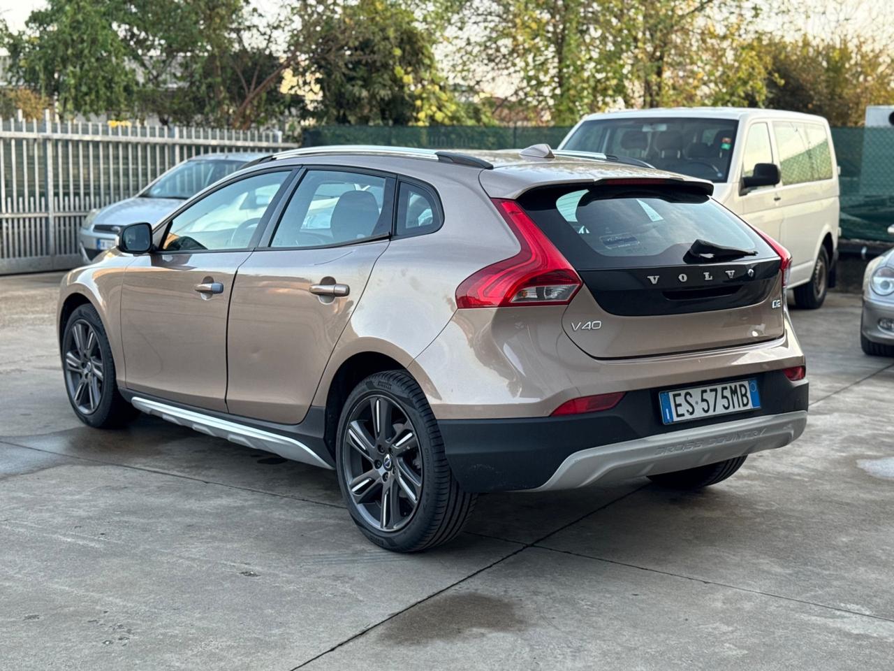 Volvo V40 Cross Country D2 1.6 Summum