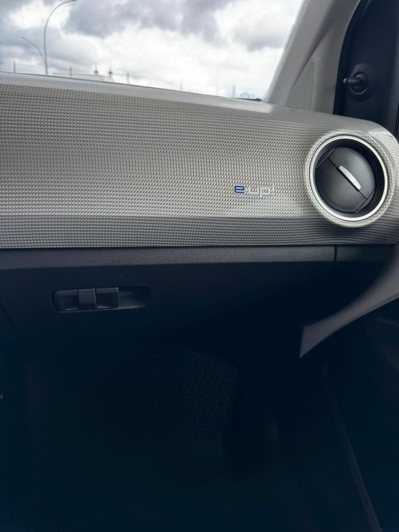 Volkswagen up! e-up! 82 CV