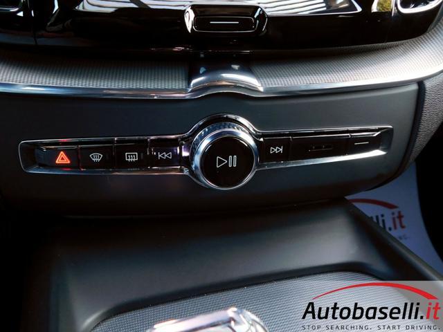 VOLVO XC60 B4 (D) AWD AUTO PLUS DARK N1 AUTOCARRO IVA ESPOSTA