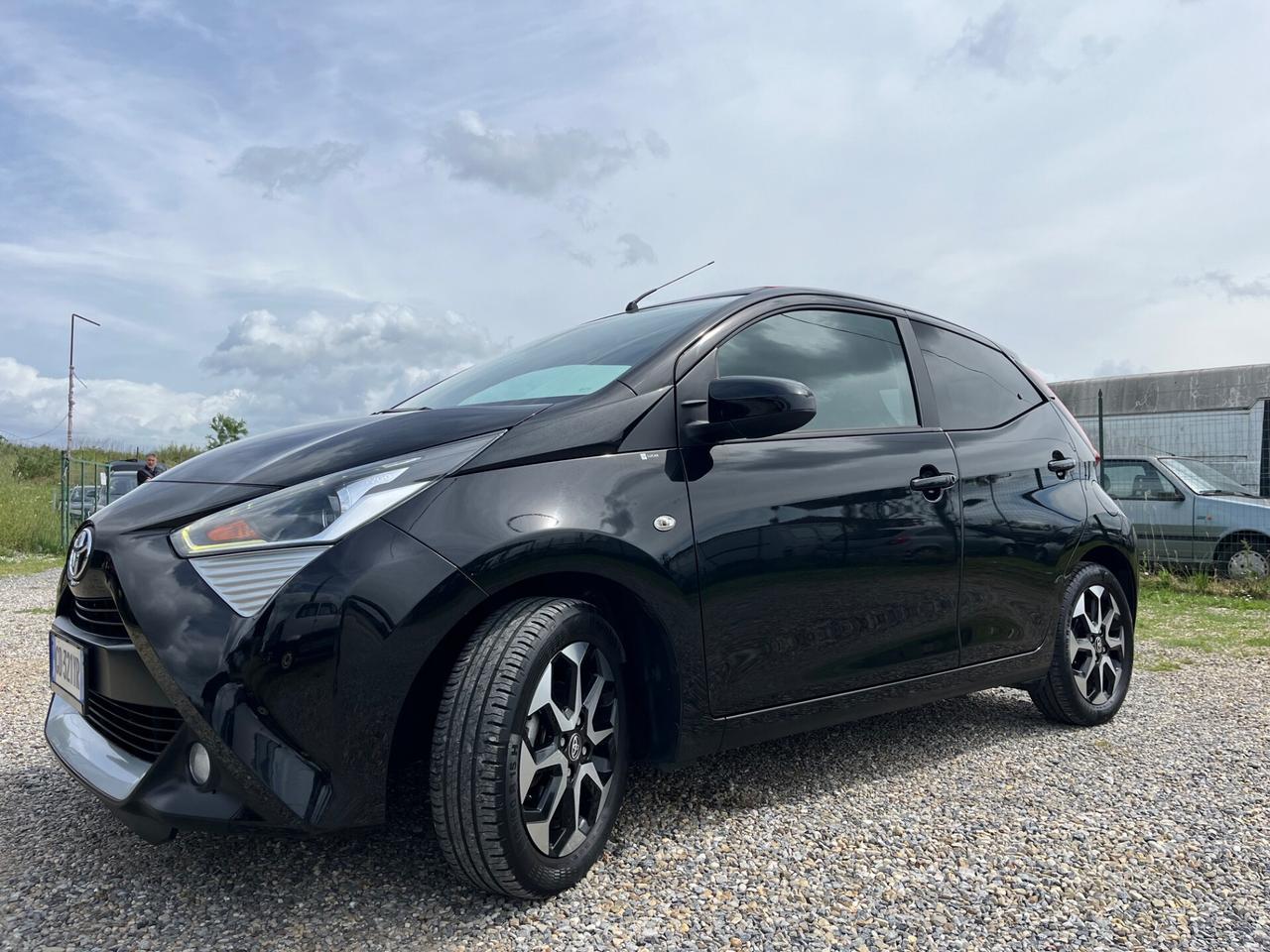 Toyota Aygo Connect 1.0 VVT-i 72 CV 5 porte x-clusiv