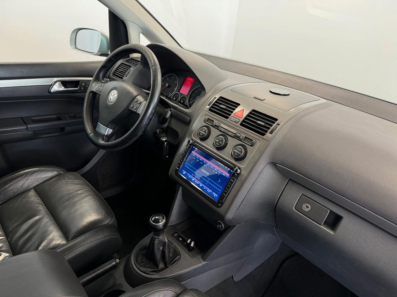 Volkswagen Touran 2.0 TDI DPF Highline 7 POSTI BEN TENUTO