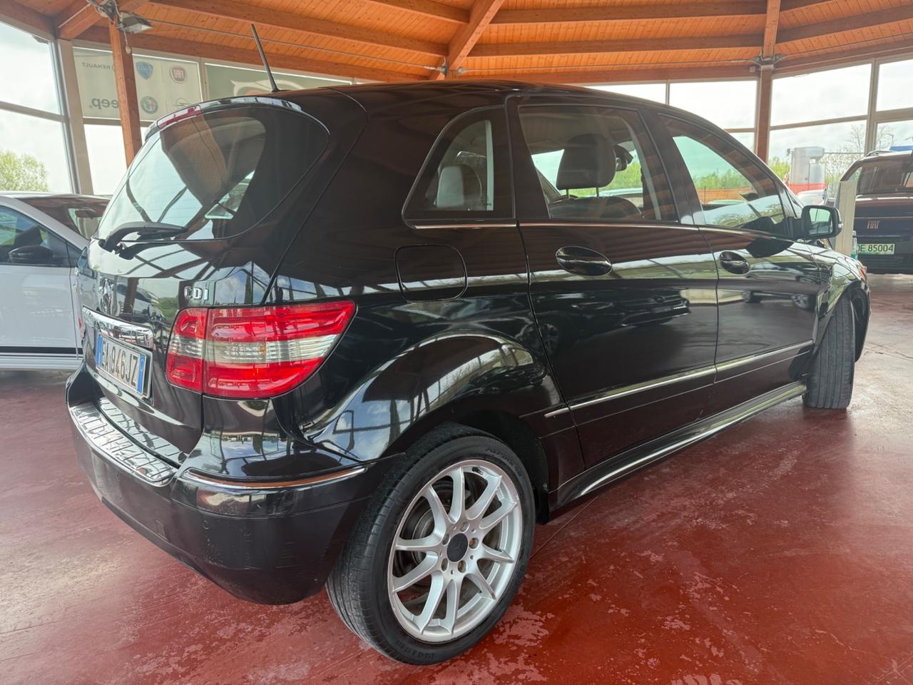 Mercedes-benz B 180 2.0 Diesel - Neopatentati - Gancio Traino