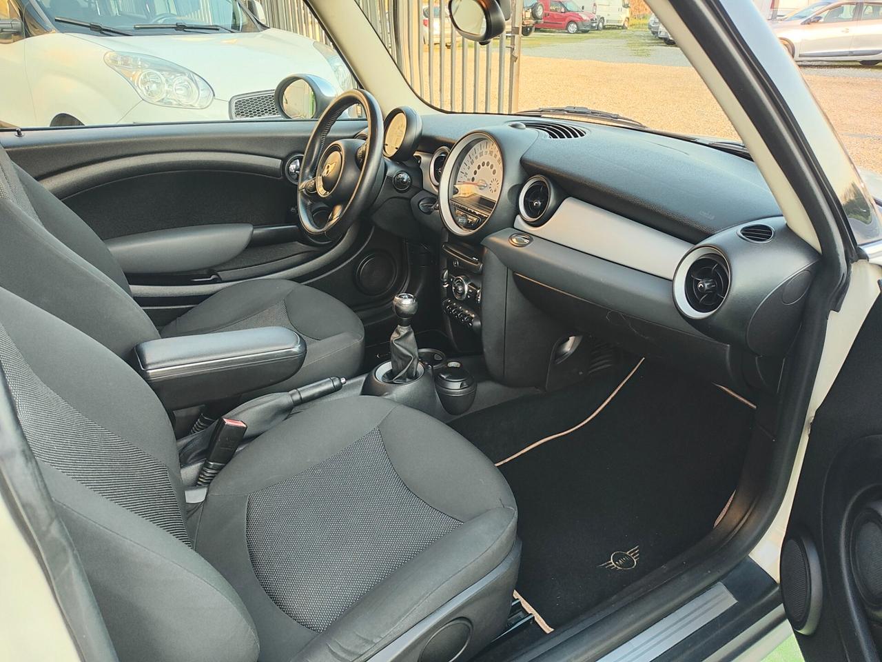 MINI COOPER ONE - adatta a neopatentati