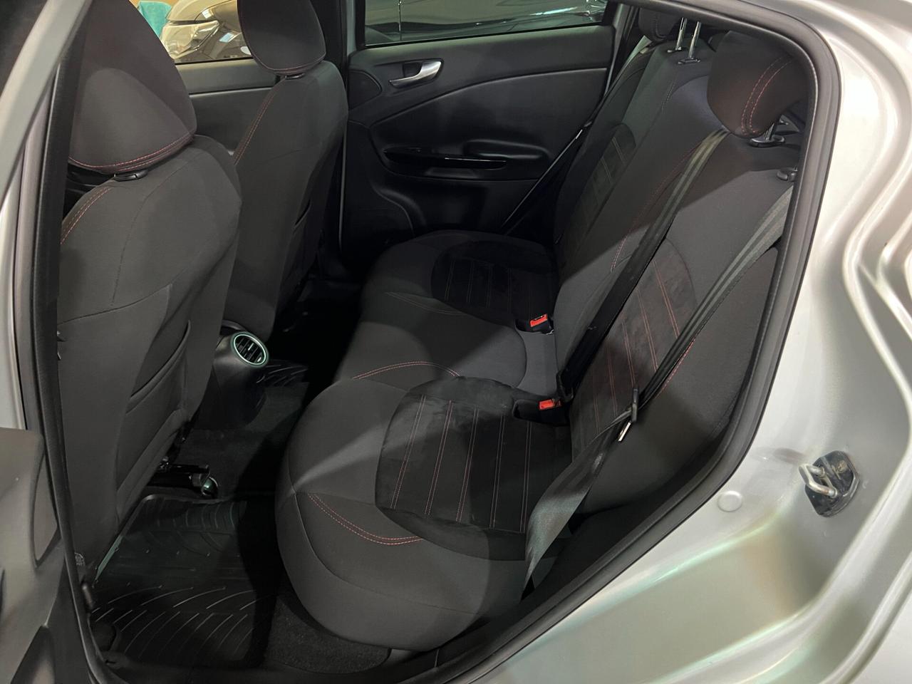 Alfa Romeo Giulietta 2.0 140 CV - DISTINCTIVE - 2012