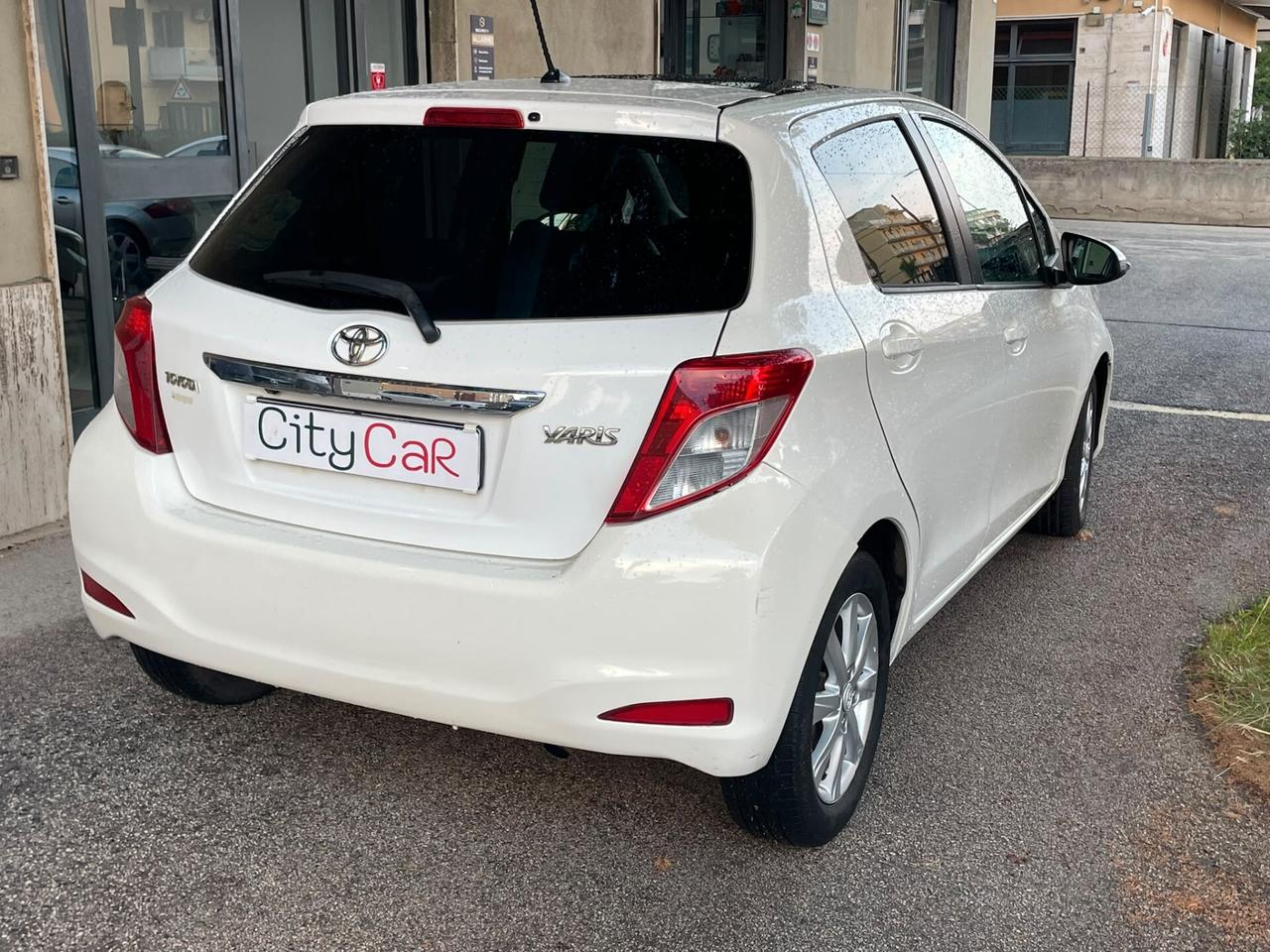 Toyota Yaris 1.4 D-4D 5 porte Lounge
