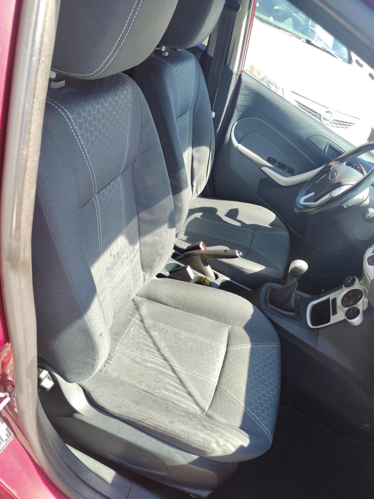 Ford Fiesta 1.4 TDCi 5p. Titanium