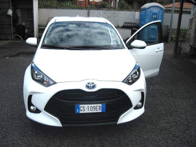 Toyota Yaris 1.5 Hybrid SOLO KM 20000 FATTURABILE FINANZIABILE