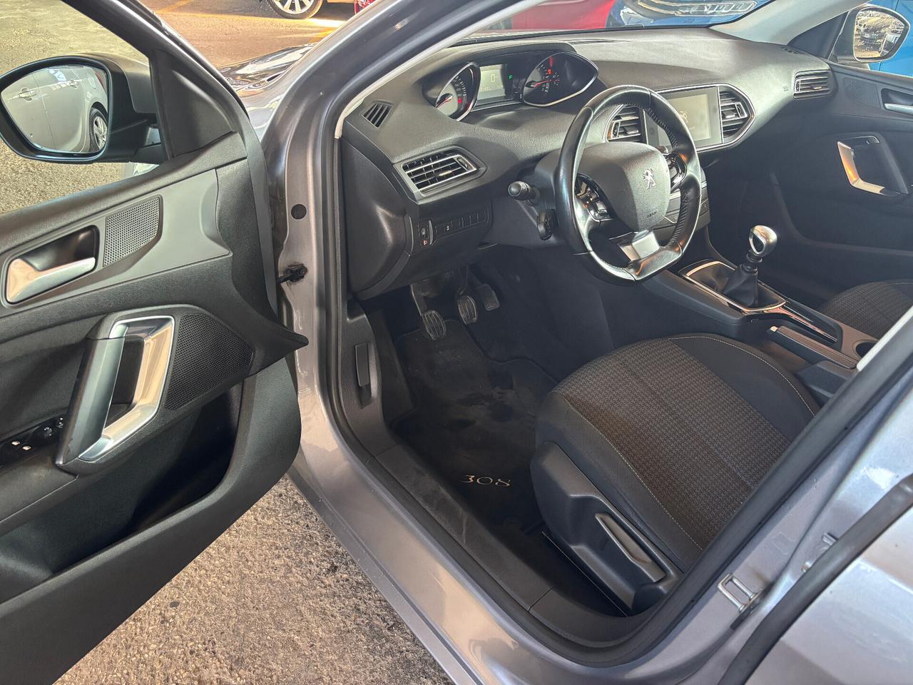 Peugeot 308 BlueHDi 130 S&S Business