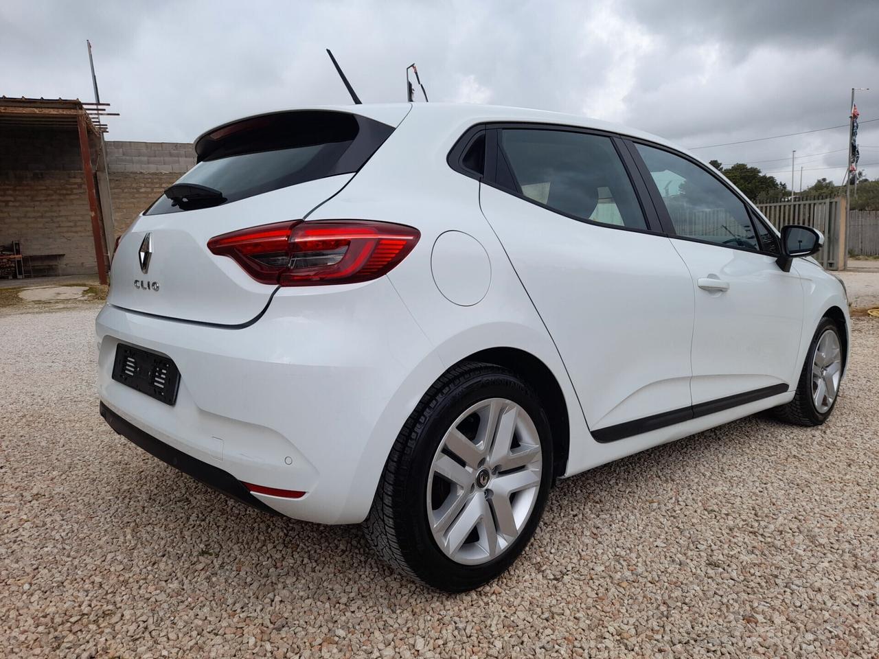 Renault Clio neopatentati 90 cv anno 2021 NAVI