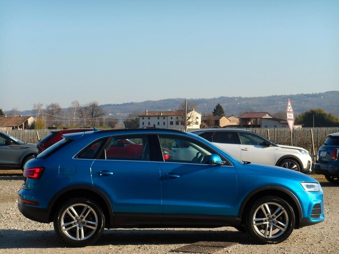 Audi Q3 2000 TDI 150 CV Business S tronic