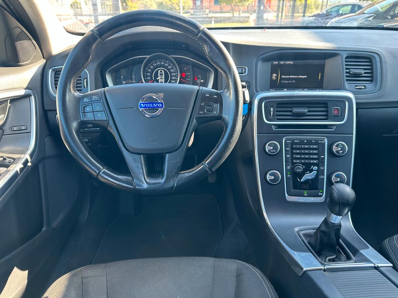 Volvo V60 1.6*D2*MOMENTUM*NAVI*KEY*BLUETOOTH*LED*