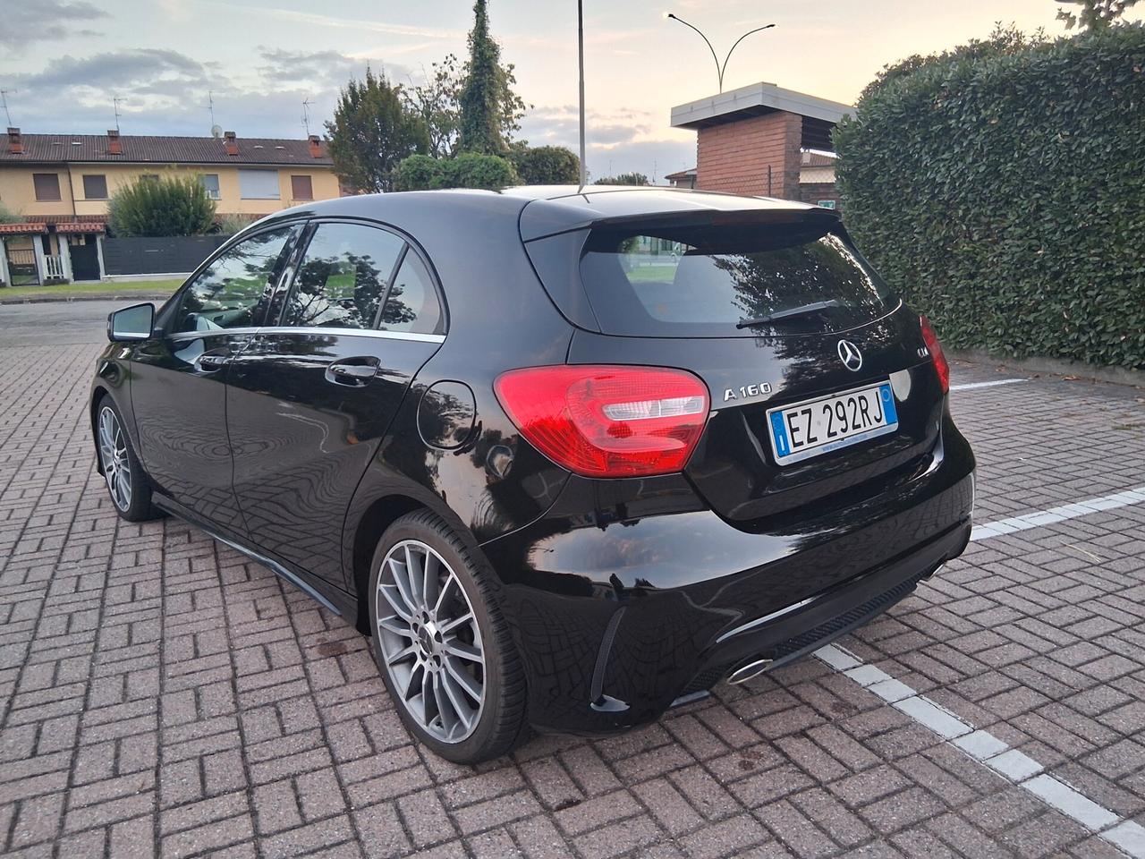 CELL 320 147 1147 WUATSAPP WUATSAPP 3276540940 A 160 CDI Automatic Dark Night Edition