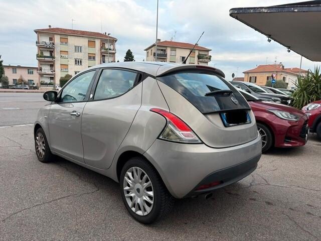 Lancia Ypsilon 1.2 GPL Ecochic Silver NEOPATENTATI