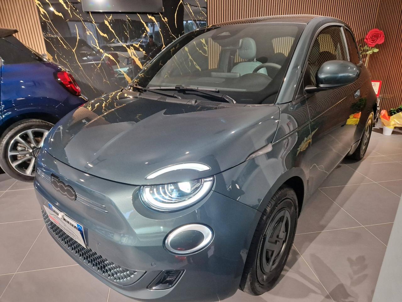 Fiat 500e Berlina 42 kWh Giorgio Armani 12/2024 KM24000 ITALIANA UNICO PROPRIETARIO