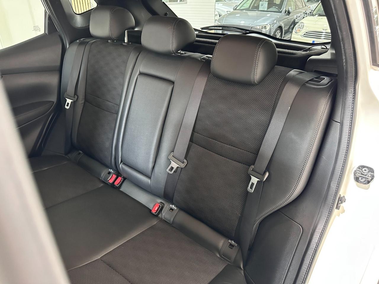 Nissan Qashqai 1.5 dCi N-Connecta – DA VETRI