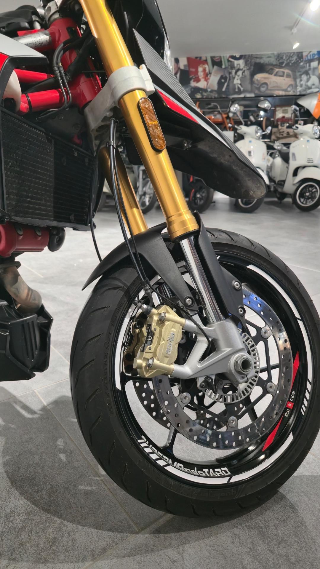 Aprilia Dorsoduro 900