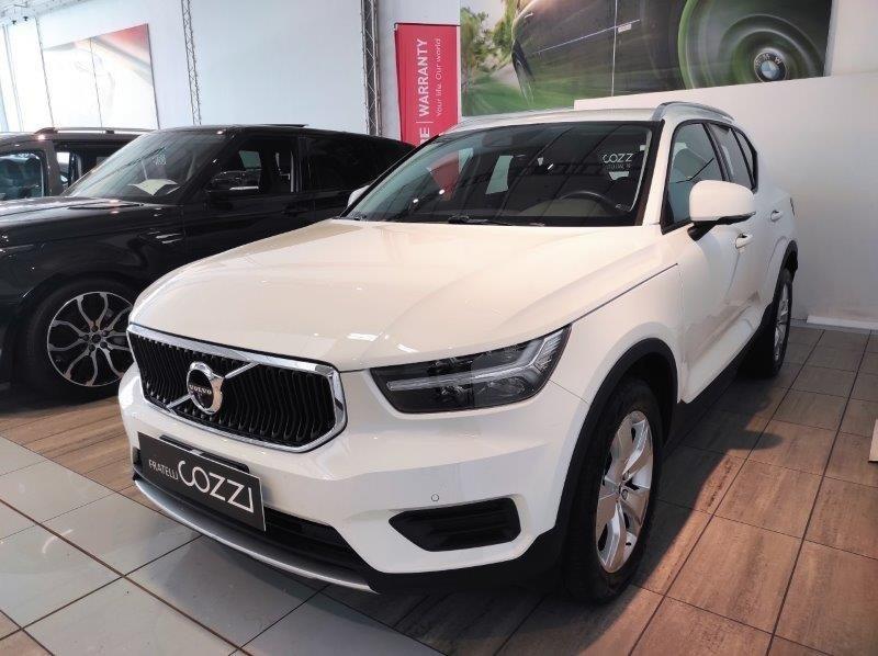 VOLVO XC40 (2017-->) - XC40 B4 AWD AUTOMATICO MOMENTUM