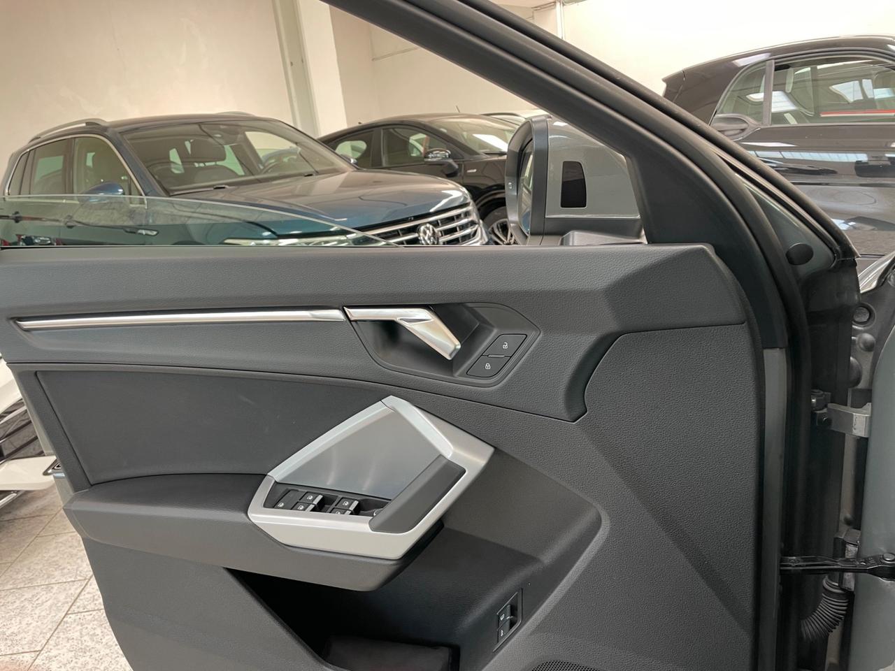 Audi Q3 SPB 45 TFSI e S tronic Business Plus