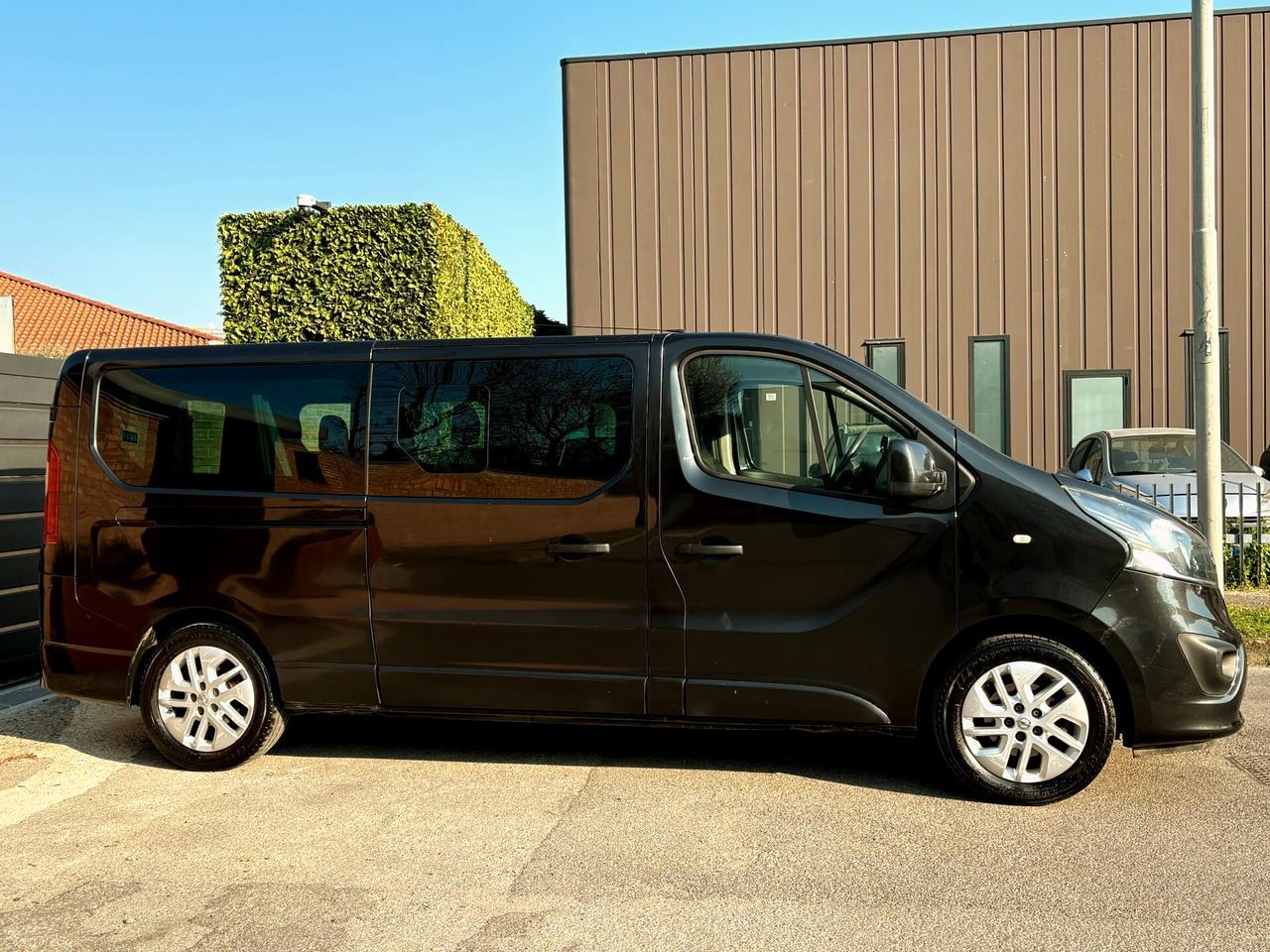 OPEL VIVARO 1.6D 6m- 9 POSTI- EURO 6-Navi-2016