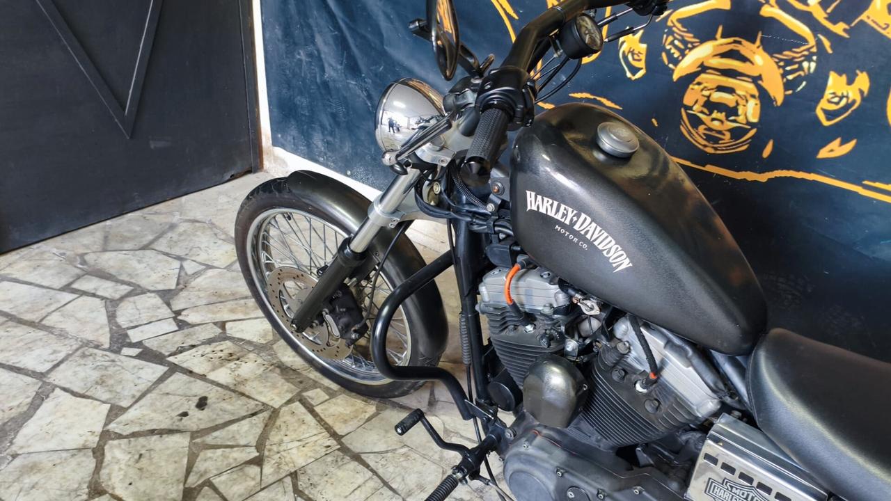 Harley-Davidson 883C – Anno 2000