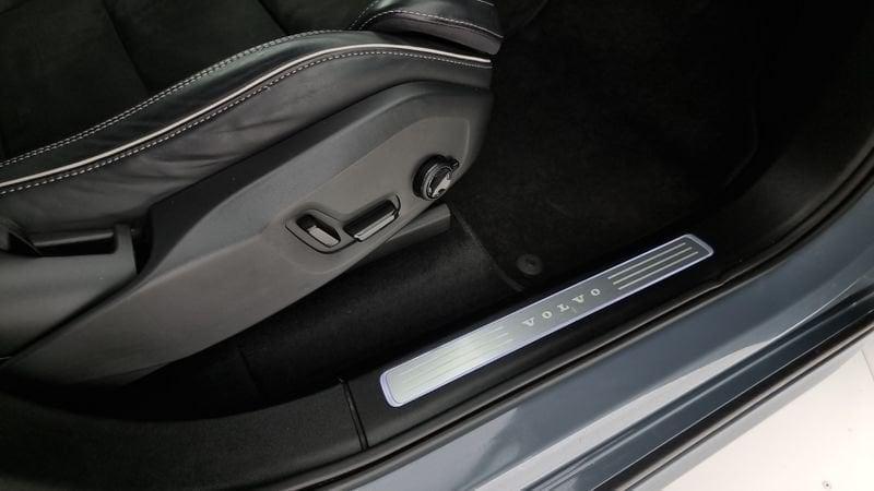 Volvo XC90 B5 (d) AWD Geartronic R-design