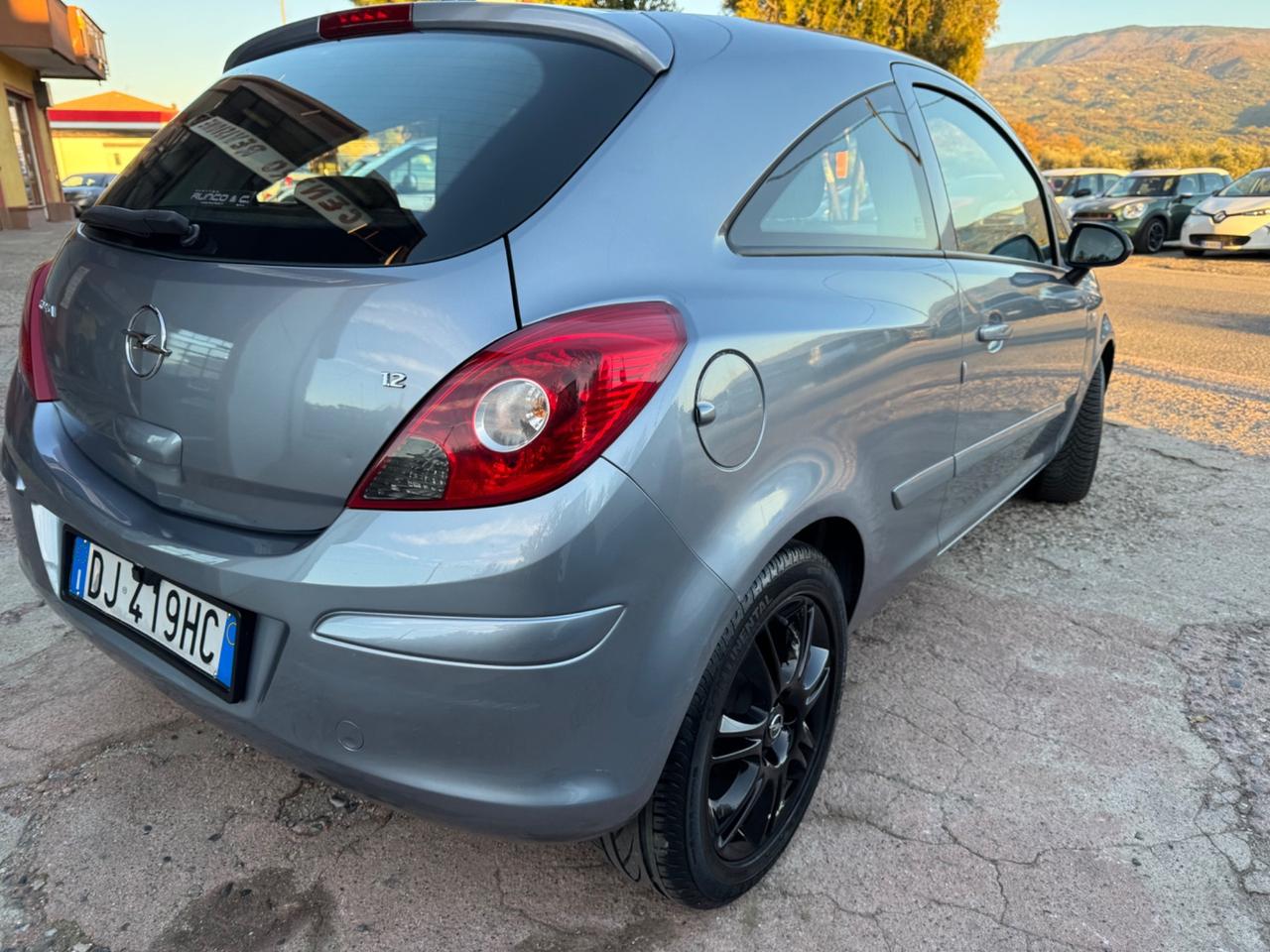 Opel Corsa 1.2 3 porte SPORT NEOPATENTATI