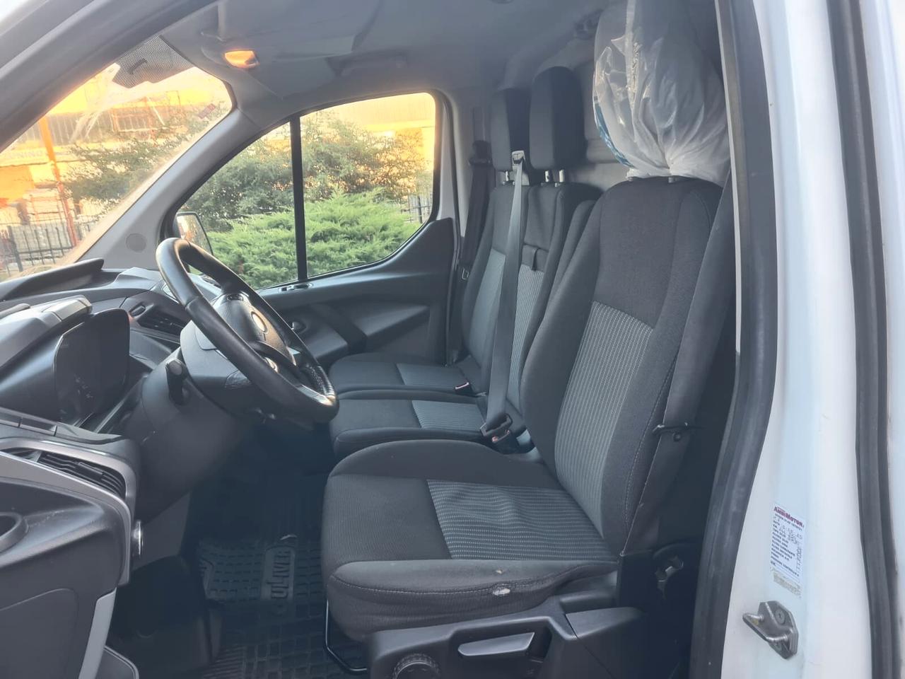 Ford Transit Custom Van 2.2tdci 125cv L1H1 motore nuovo