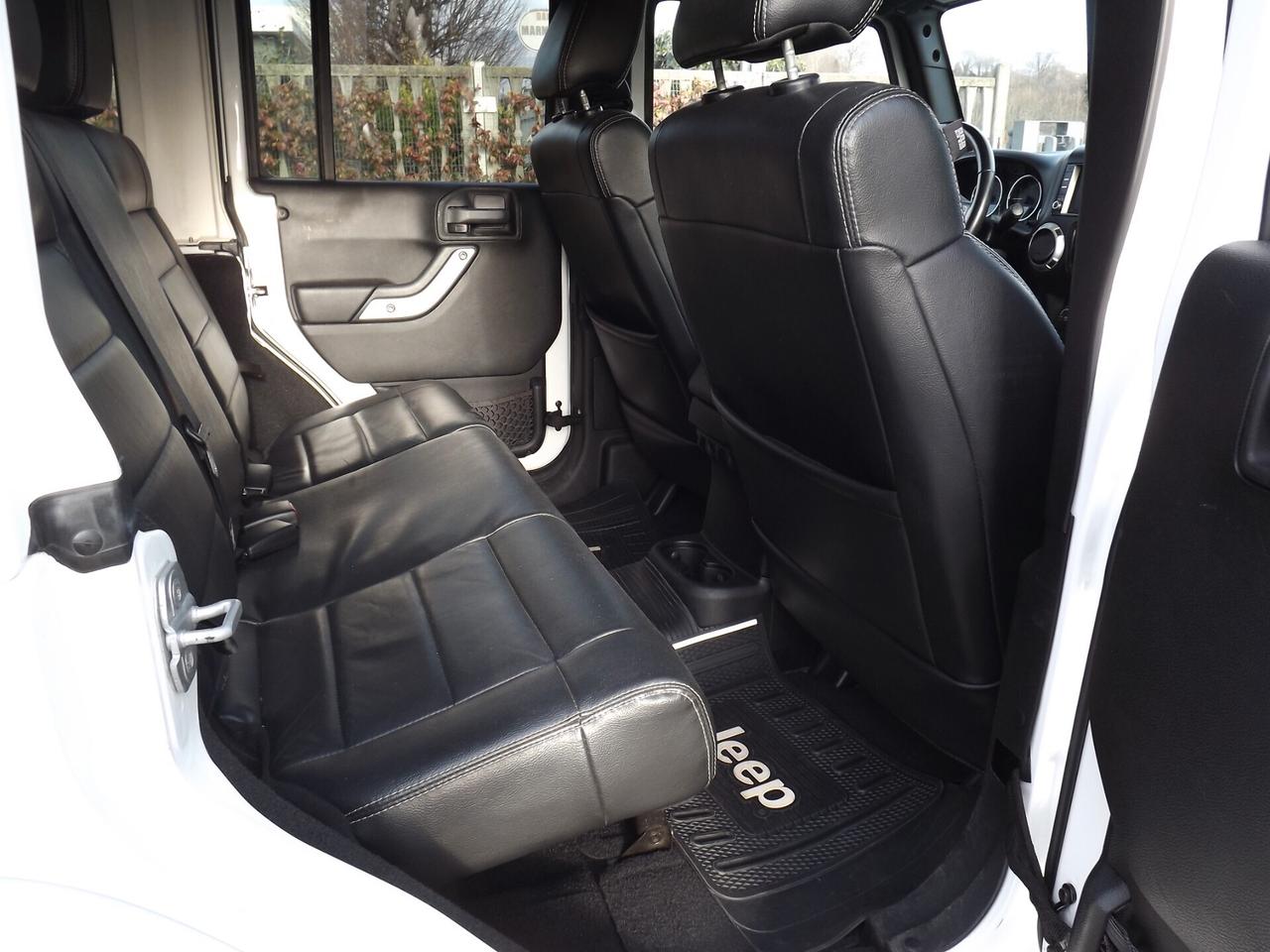 Jeep Wrangler Unlimited 2.8 CRD DPF Sahara Auto