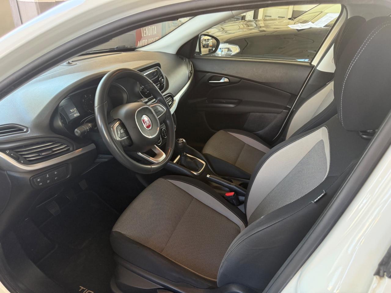 Fiat Tipo 1.4 4 porte Easy UNICOPROP DISTRIB E FRIZ NUOVE