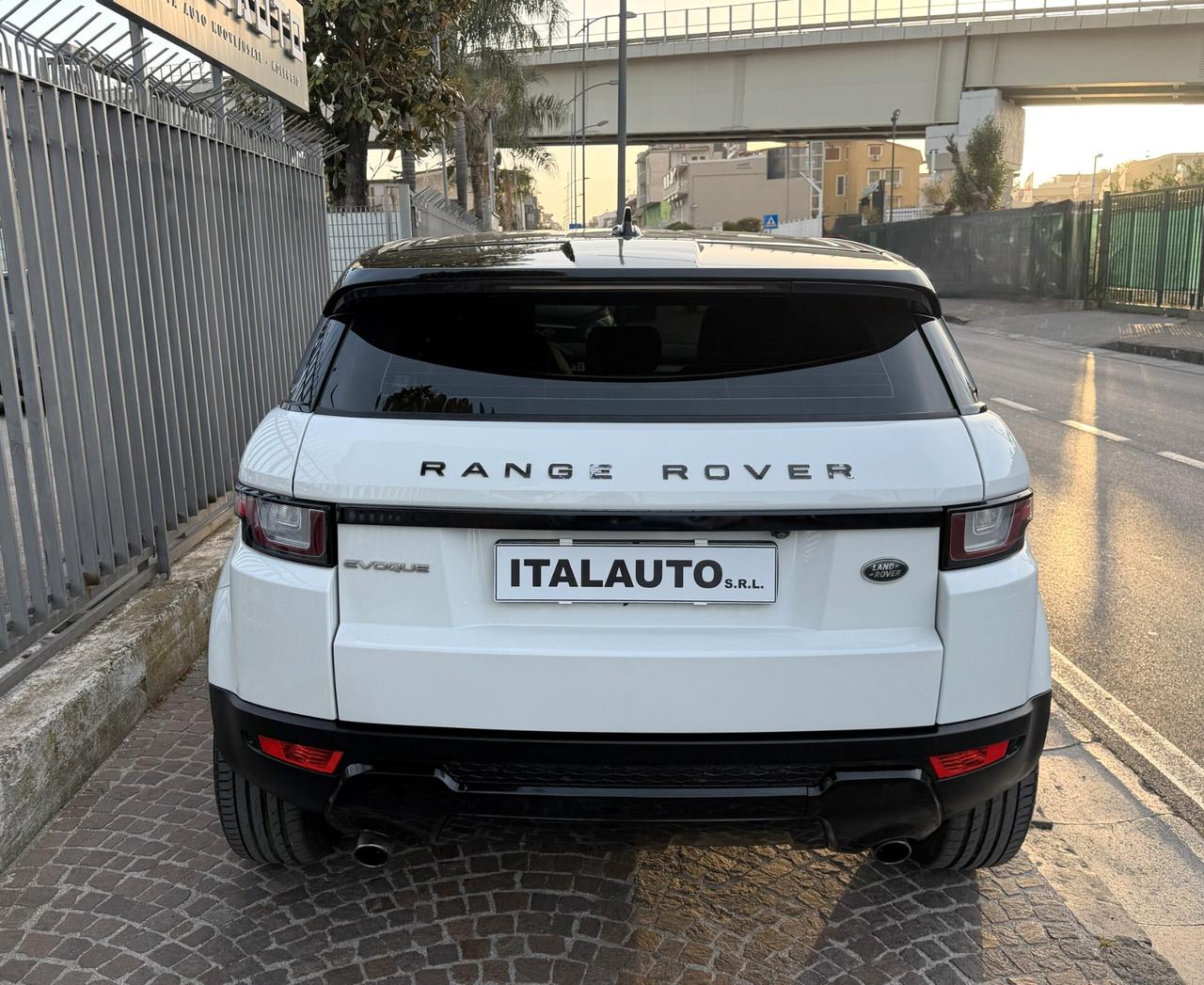 Land Rover Range Evoque 2.0 TD4 150 CV 5p. Pure
