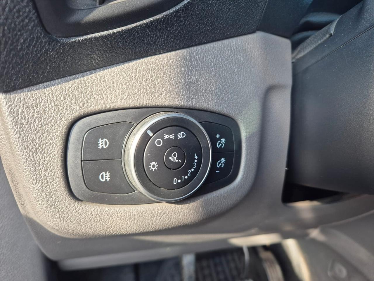 Ford Tourneo Connect Tourneo Connect 1.5 TDCi 120 CV Titanium