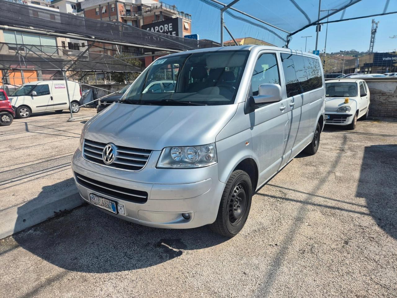 Volkswagen Transporter 2.5 TDI/130CV 9 posti PROBLEMI MOTORE