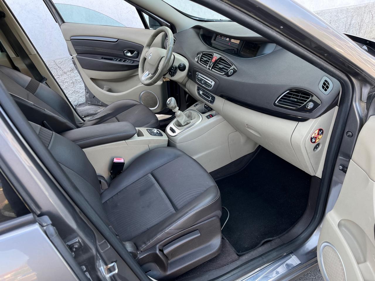 Renault Scenic Scénic X-Mod 1.9 dCi 130CV Luxe