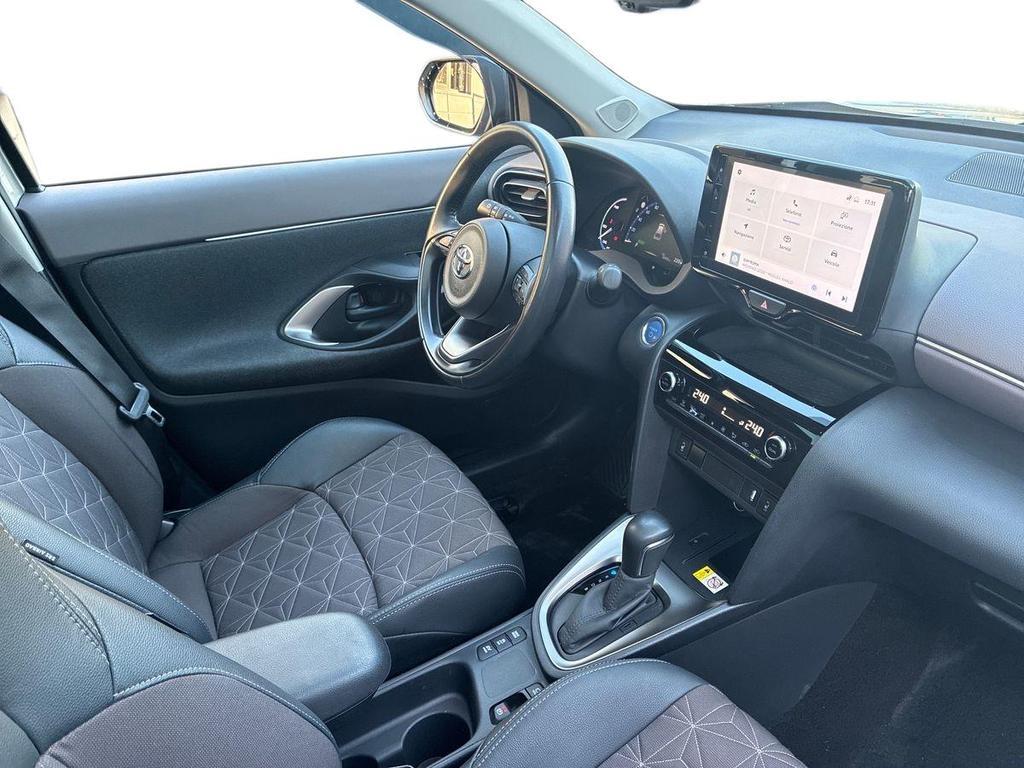Toyota Yaris Cross 1.5h Lounge fwd 116cv e-cvt