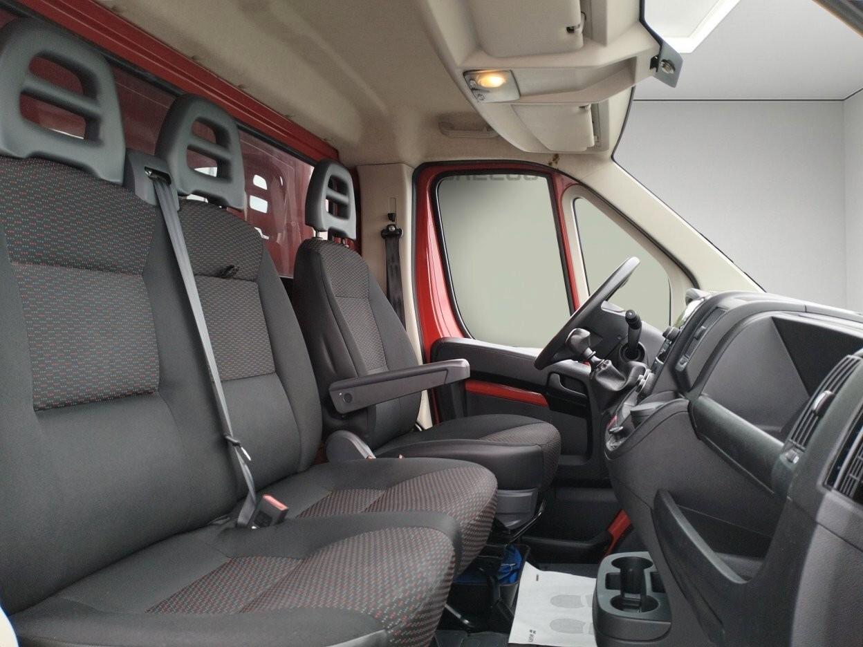 Peugeot Boxer 335 2.2 BlueHDi 140 S&S PLM Cabinato