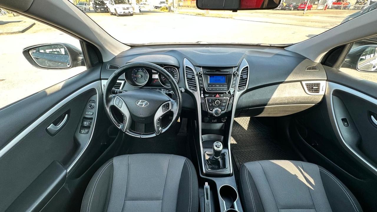 Hyundai i30 1.6 110 CV