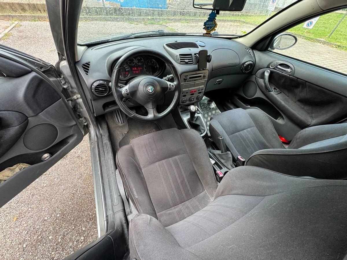 Alfa Romeo 147 1.6 ts 16v Distinctive c esp 105cv 5p