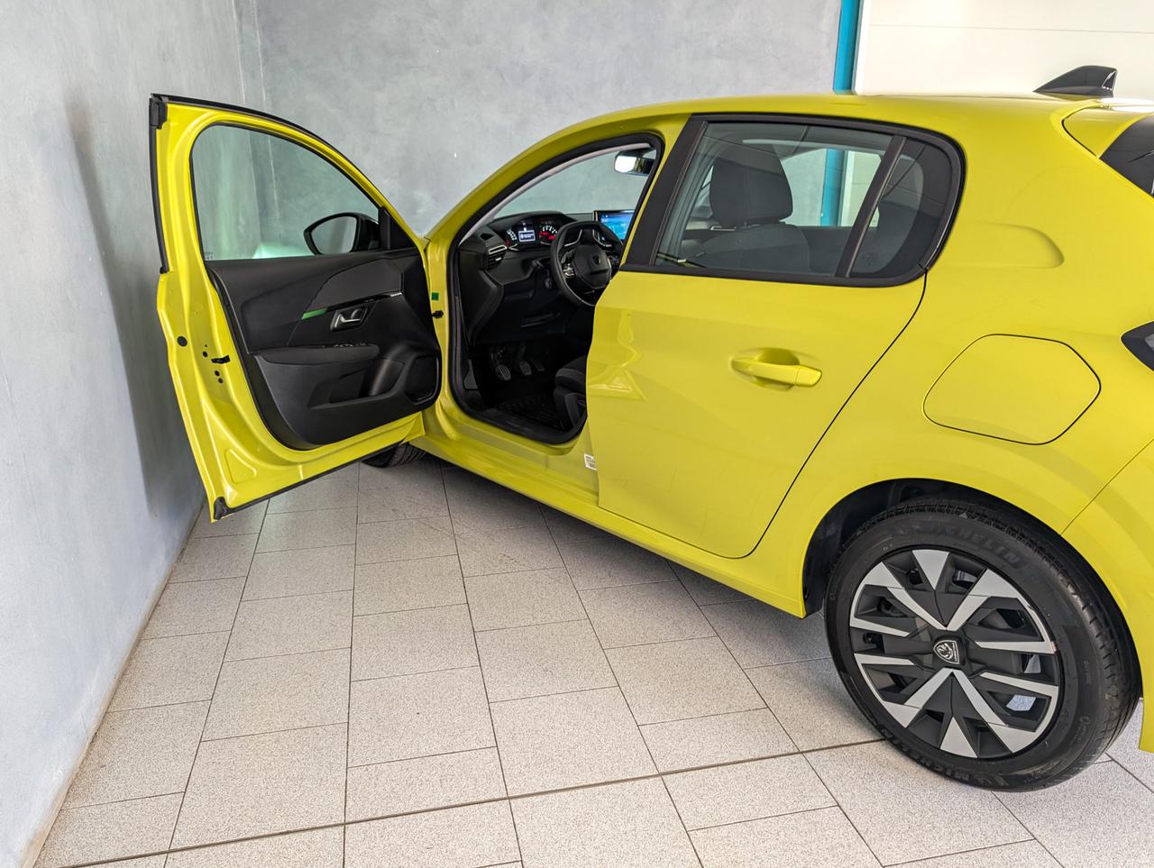 Peugeot 208 1.2 puretech 100cv Active