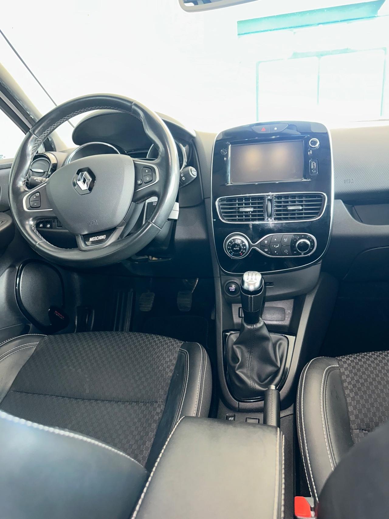 Renault Clio TCe 12V 75 CV 5 porte Moschino Intens