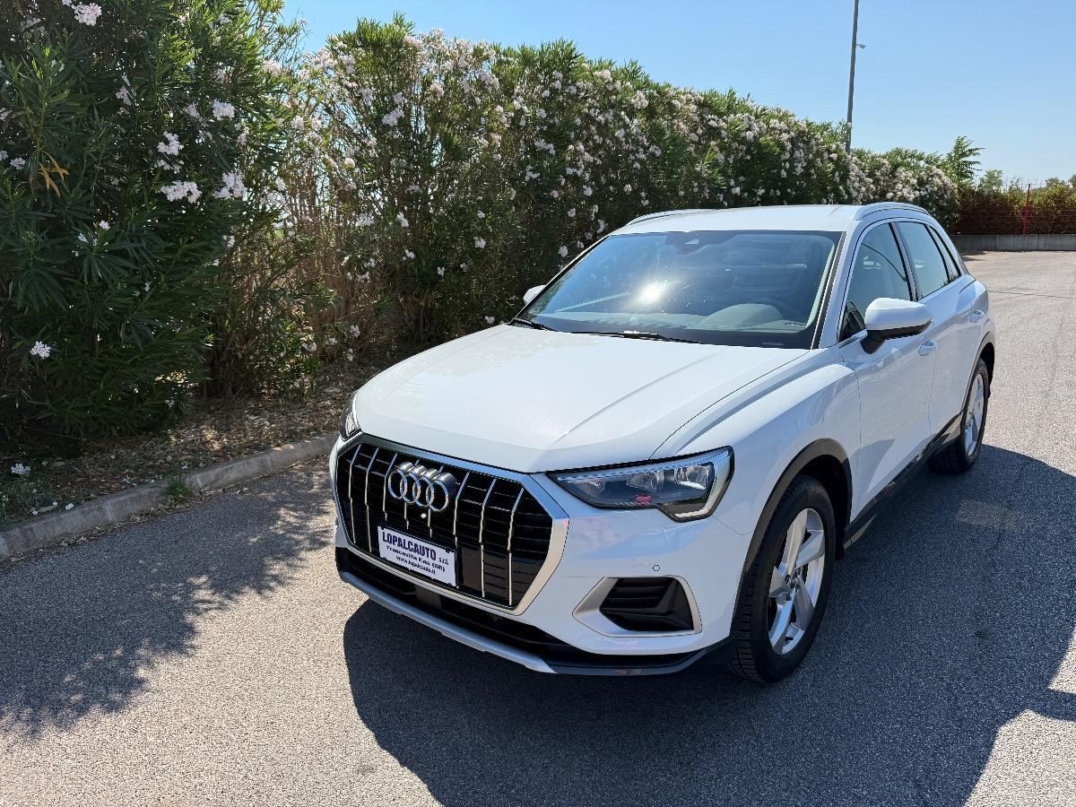 AUDI - Q3 - 35 TDI S tronic Business Advanced