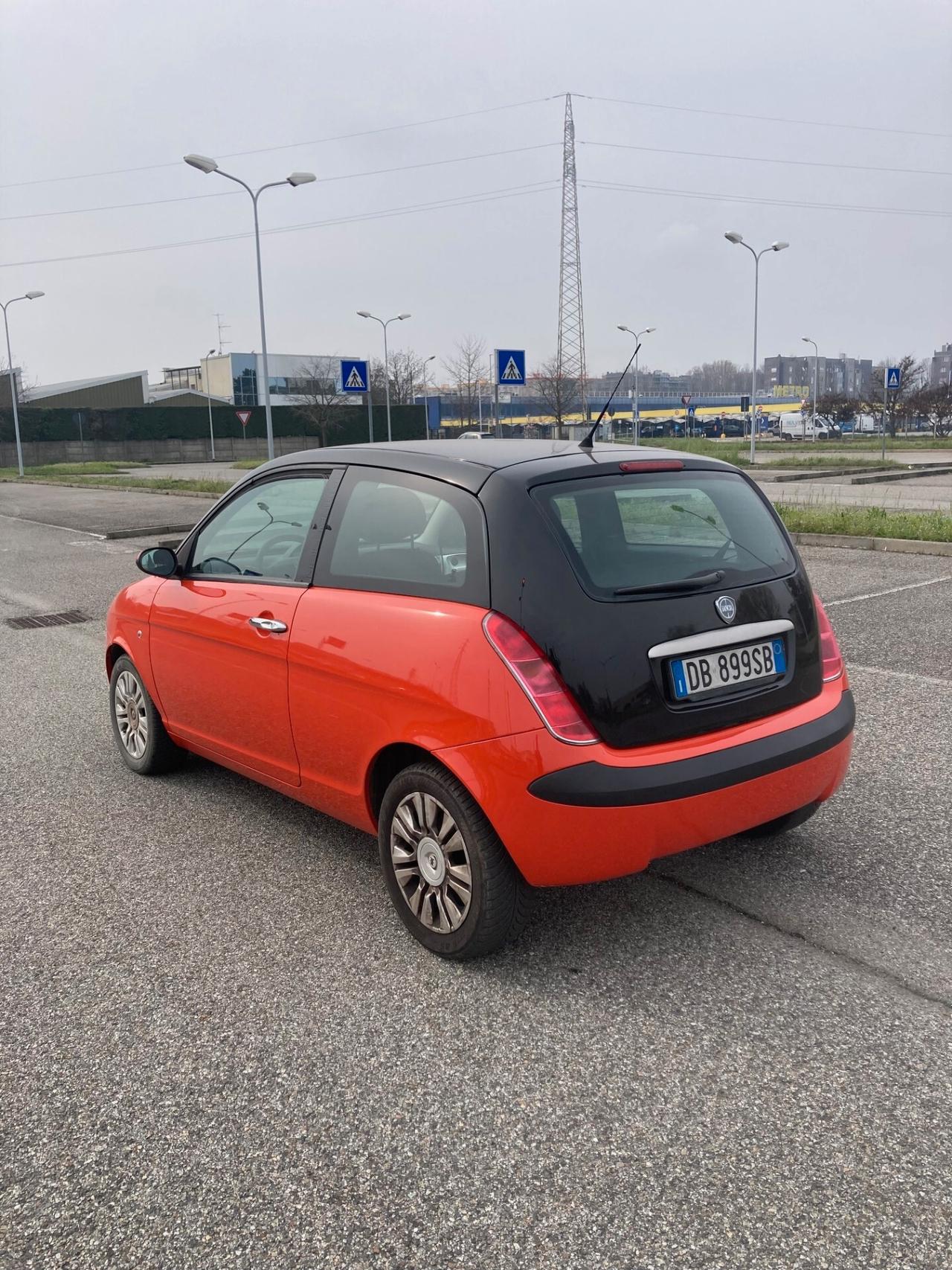 Lancia Ypsilon 1.2 MOMO