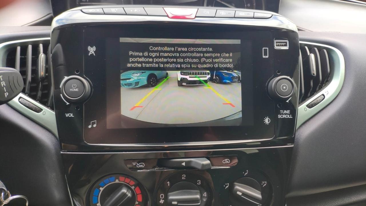 Lancia Ypsilon 1.0 FireFly 5 porte S&S Hybrid Platino