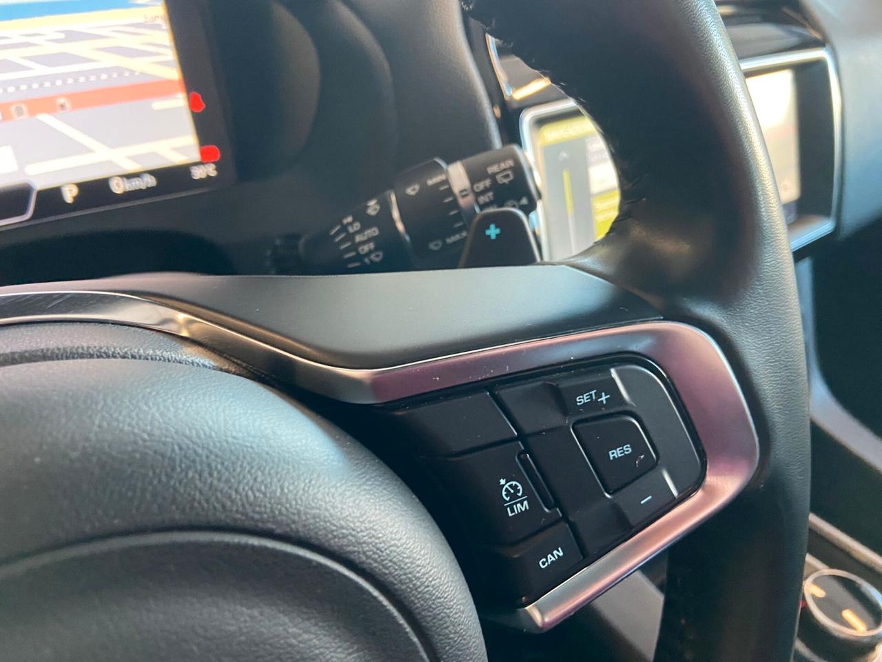 Jaguar F-Pace 2.0 D 180 CV R-Sport
