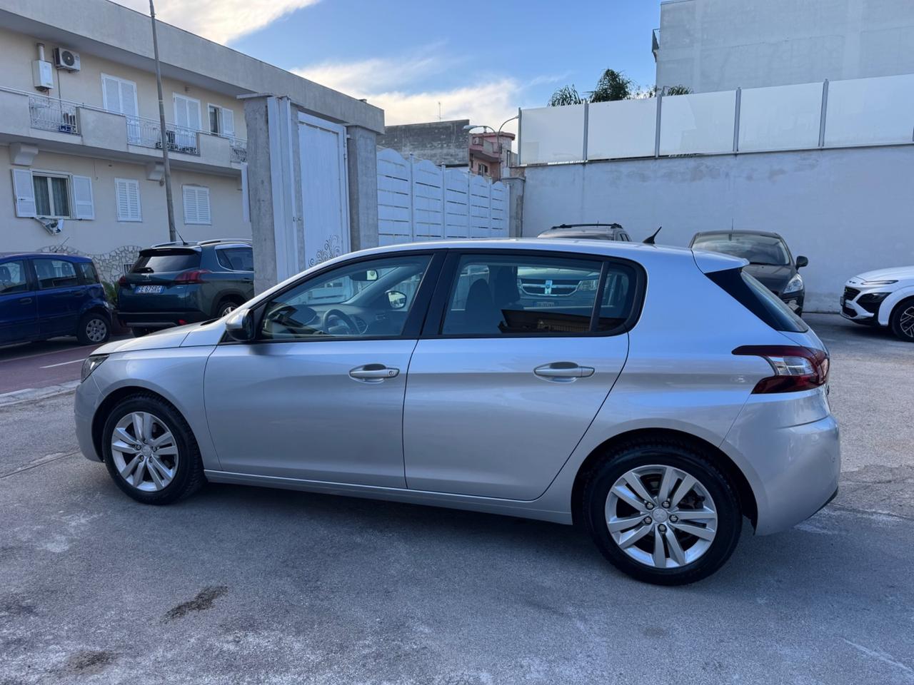 Peugeot 308 1.6 DIESEL 92CV 2015