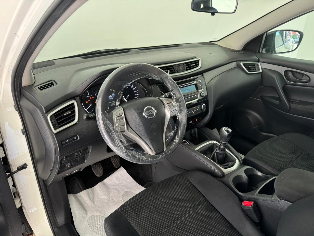 Nissan Qashqai 1.5 dCi --GARANTITO-2015