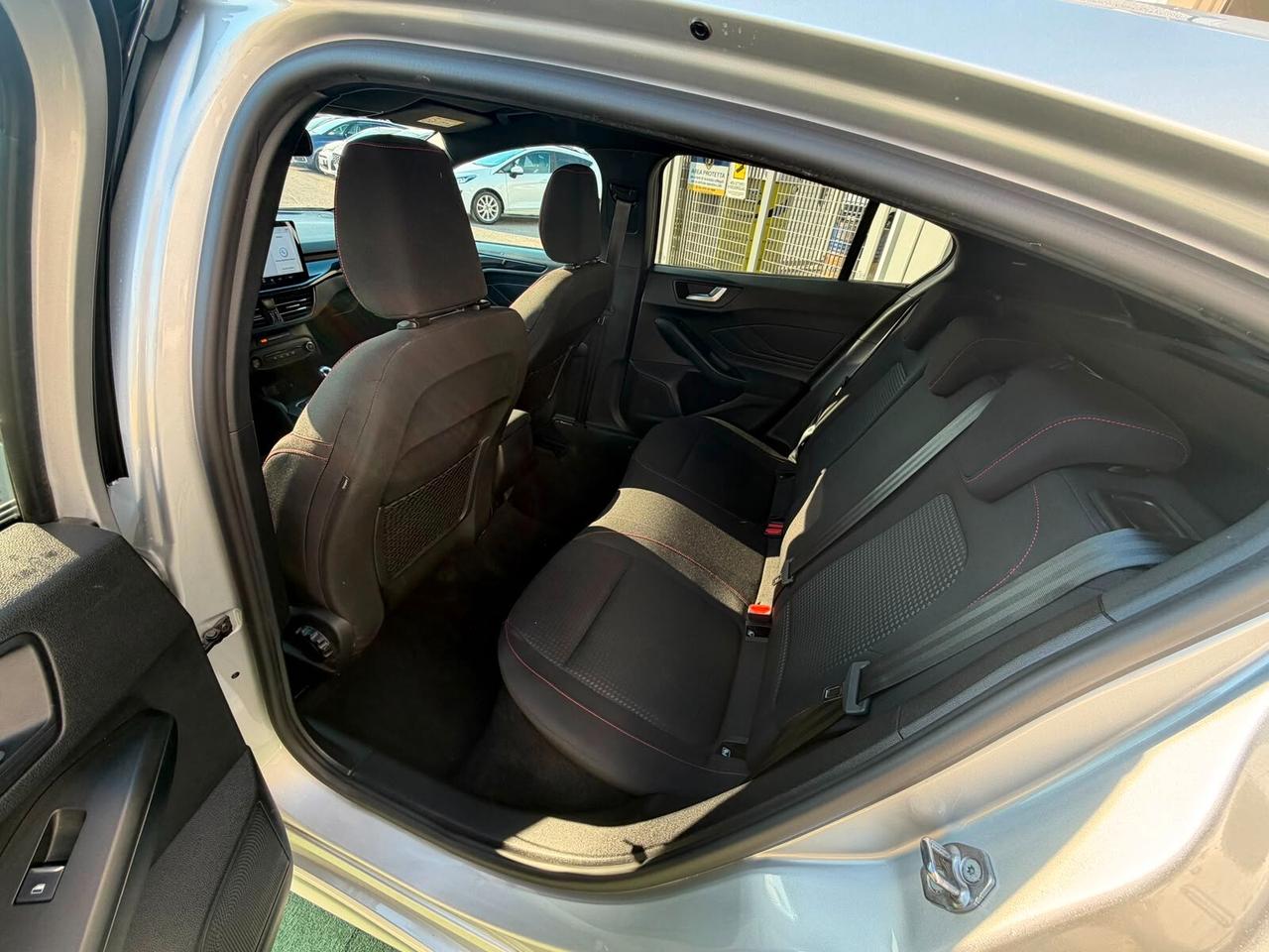 Ford Focus 1.0 EcoBoost Hybrid 125 CV 5p. ST-Line