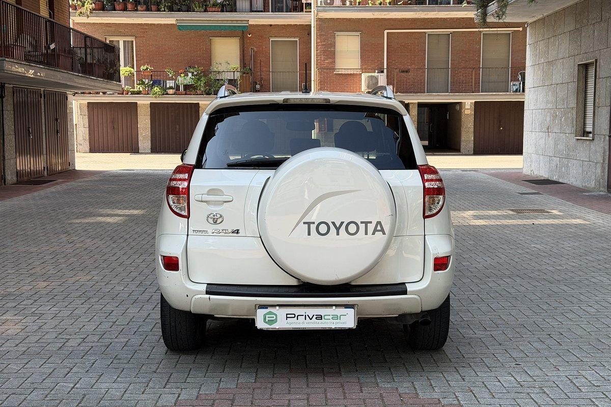 TOYOTA RAV4 2.2 D-4D 150 CV DPF Exclusive