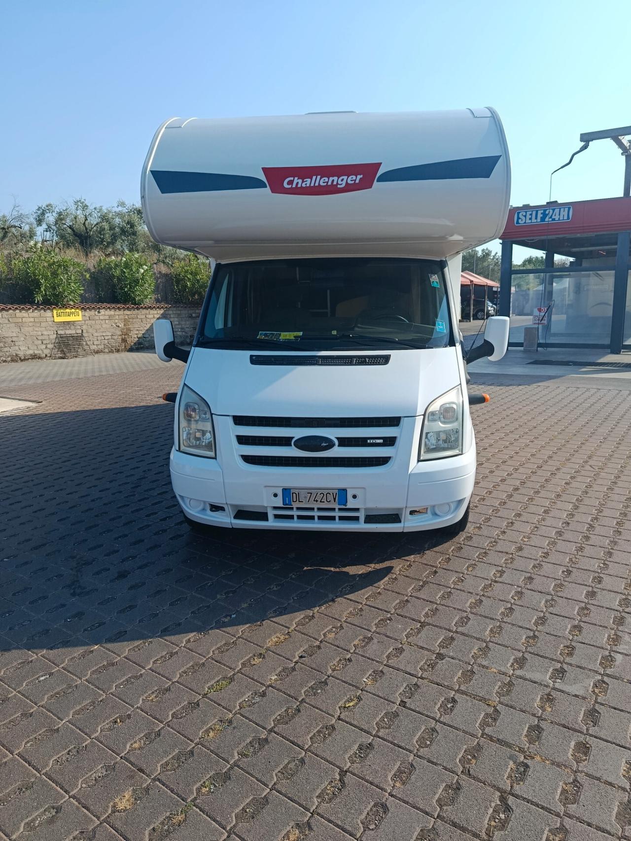 Challenger Genius49 7 posti letto