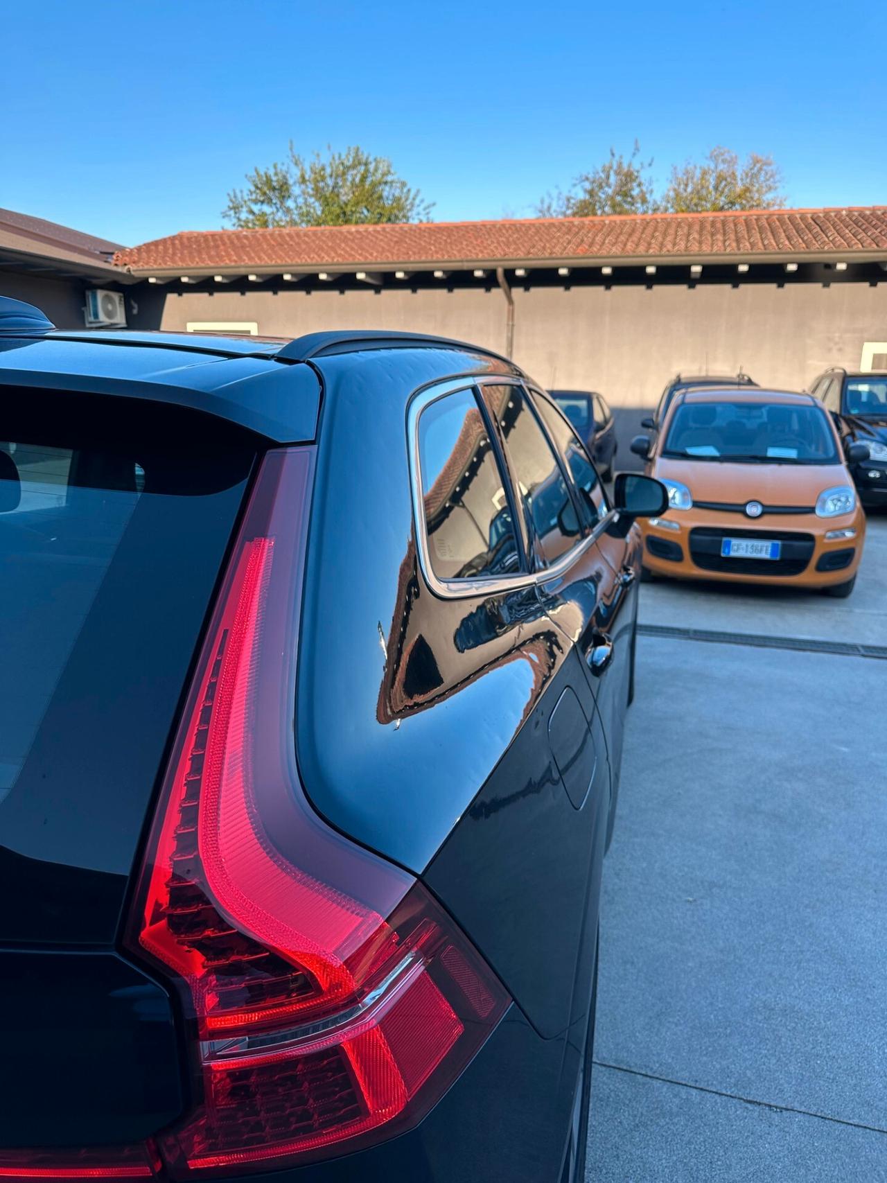 Volvo XC 60 XC60 B4 (d) AWD automatico Core GRANDINATA