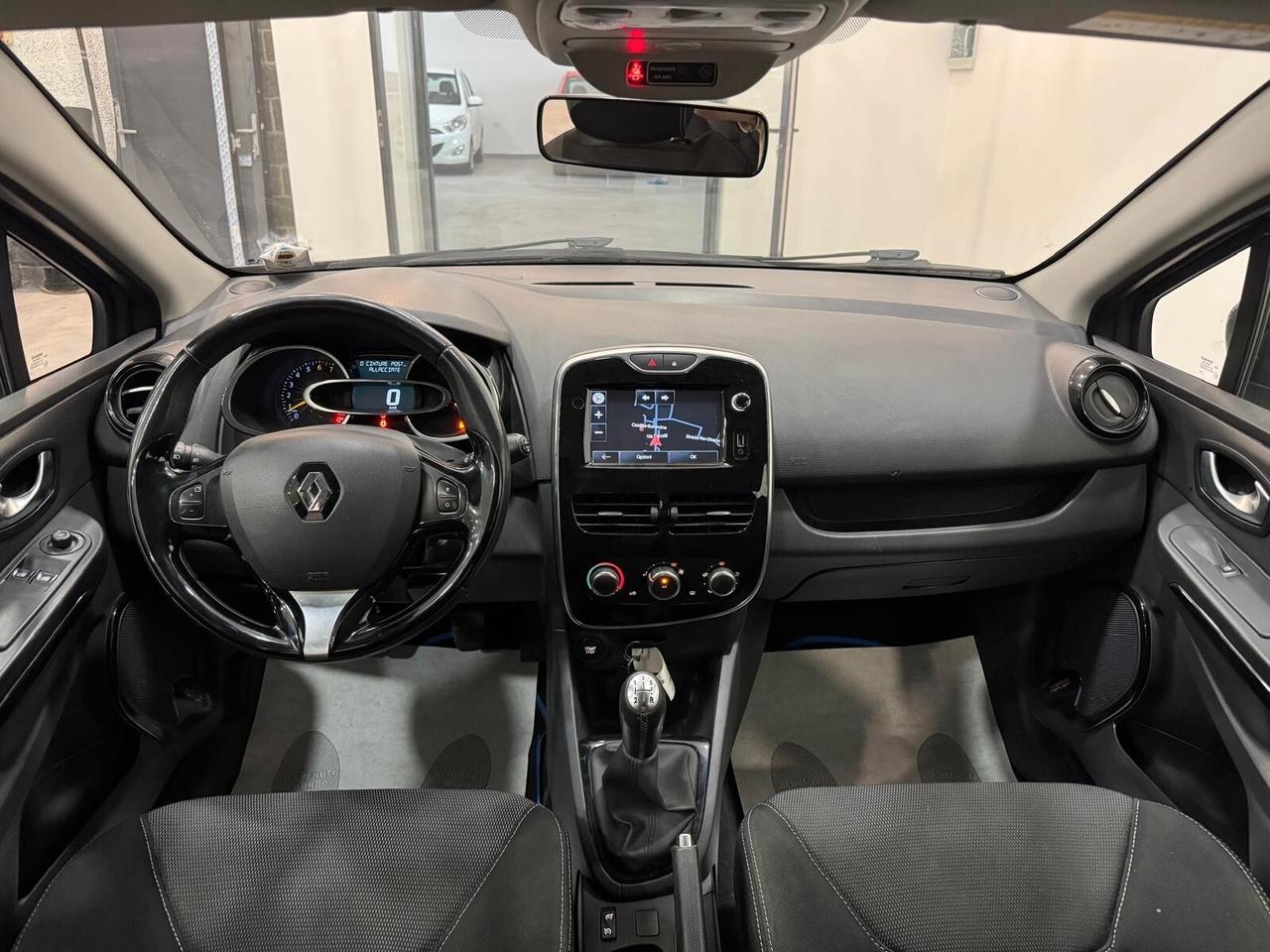 Renault Clio 1.2 73 CV COSTUME NATIONAL
